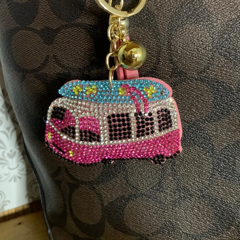 4/$20 NIP Volkswagen Rhinestone Bus Keychain
